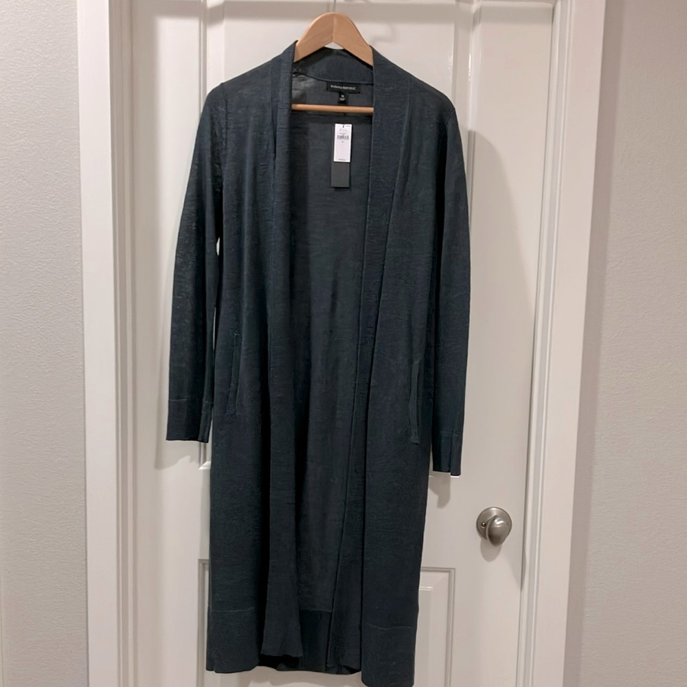 NWT Banana  Republic M Cardigan